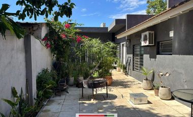 Venta Monte Grande Chalet + Casa  ideal 2 familias o posibilidad de unificar