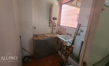 AMPLIO DEPARTAMENTO CON PATIO Y EXCELENTE CONECTIVIDAD 3D 1B