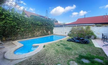 Casa en Venta en AMPLIO JARDÍN CON PISCINA..