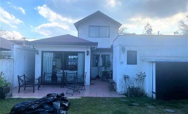 Casa en Venta en AMPLIO JARDÍN CON PISCINA..