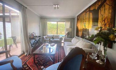 Casa en Venta en AMPLIO JARDÍN CON PISCINA..