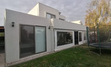 Casa en Venta en VENTA CASA CONDOMINIO LOS NOGALES STA ELENA- CHICUREO