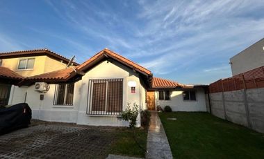 Casa en Arriendo en IMPERDIBLE OPORTUNIDAD DE ARRIENDO CASA ESTILO CHILENA