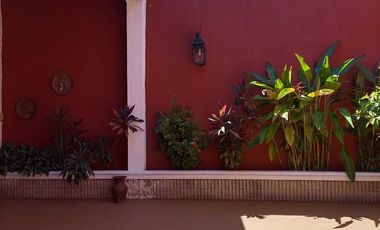 Casa neocolonial en venta, ubicada en Izamal Pueblo Mágico”