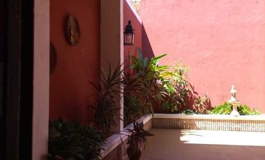 Casa neocolonial en venta, ubicada en Izamal Pueblo Mágico”