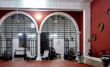 Casa neocolonial en venta, ubicada en Izamal Pueblo Mágico”