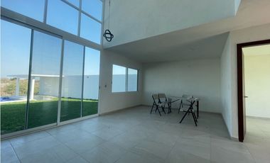 Casa Nueva en Venta en Tequesquitengo Vista al Lago escriturada