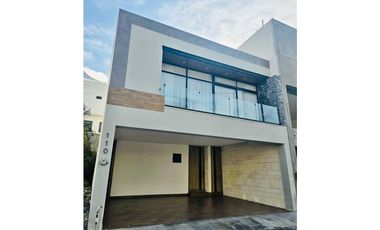 Casa en Venta Equipada Hab en PB en Cumbres Elite Premier