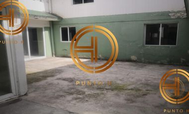 Casa en Venta a 5 min de Plaza Crystal.