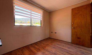 Casa en arriendo c/ estacionamiento en San Francisco de Limache