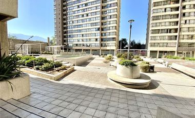 Departamento en Arriendo en A minutos Metro Matta