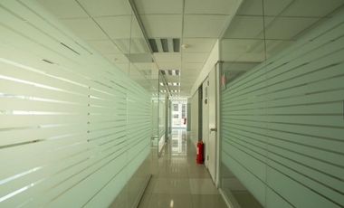 Oficina en Arriendo en Metro El Golf / Enrique Foster / Apoquindo