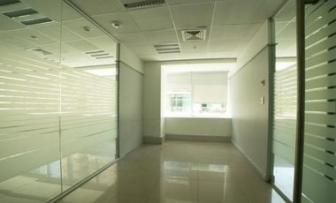 Oficina en Arriendo en Metro El Golf / Enrique Foster / Apoquindo