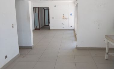 AMPLIA CASA  USO COMERCIAL GRAN UBICACION