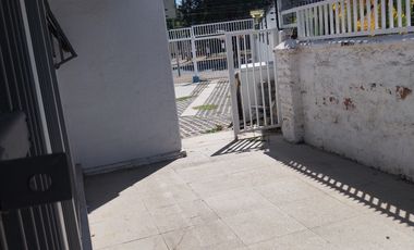 AMPLIA CASA  USO COMERCIAL GRAN UBICACION