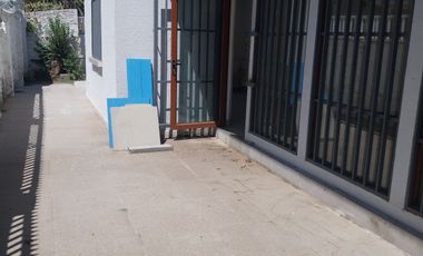 AMPLIA CASA  USO COMERCIAL GRAN UBICACION