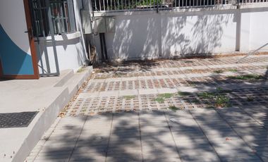 AMPLIA CASA  USO COMERCIAL GRAN UBICACION