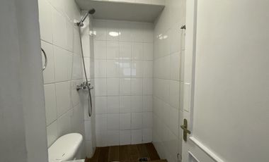 Oficina de 16 m2, 1 privado 1 baño, excelente ubicación