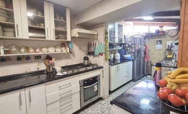 Amplia Casa de 3 pisos en La Florida!