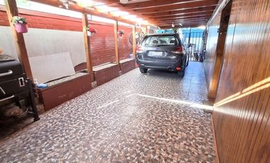 Amplia Casa de 3 pisos en La Florida!