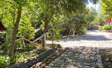 3 Casas con orilla Lago Colbún en 16.870 m2.