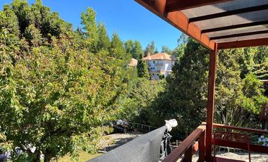 3 Casas con orilla Lago Colbún en 16.870 m2.