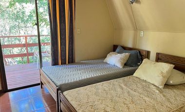 3 Casas con orilla Lago Colbún en 16.870 m2.