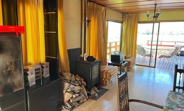 3 Casas con orilla Lago Colbún en 16.870 m2.
