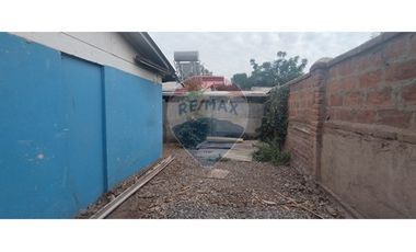 Casa con amplio terreno en excelente ubicación