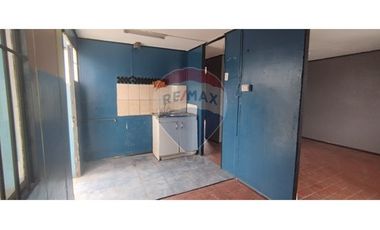 Casa con amplio terreno en excelente ubicación