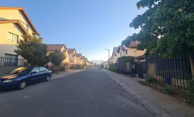 Casa en Arriendo en Loteo El Polo, Machalí