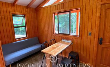 Cabaña full equipada en parcela con bosque y sendero privado