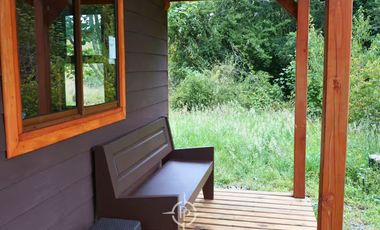 Cabaña full equipada en parcela con bosque y sendero privado