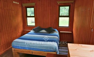 Cabaña full equipada en parcela con bosque y sendero privado