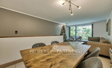 Dúplex seminuevo con jardín privado en Vitacura – Sector Sport Francés