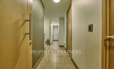 Dúplex seminuevo con jardín privado en Vitacura – Sector Sport Francés