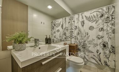 Dúplex seminuevo con jardín privado en Vitacura – Sector Sport Francés