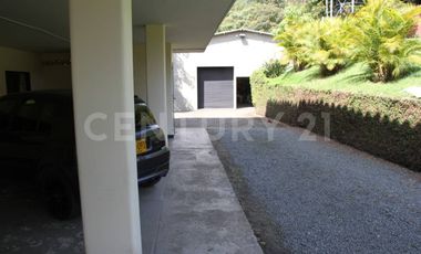 RENTO CASA-FINCA EN LA TABLAZA CALDAS