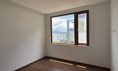 Renta departamento de 146m2 a estrenar en San Isidro - Vista Grande