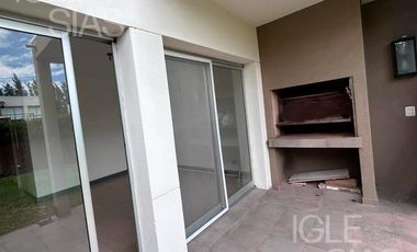 Departamento en alquiler con jardín en El Sendero, Nordelta