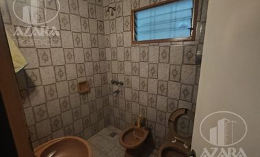 2 DEPOSITOS en 3 plantas sobre lote   DE  10  X  35 EN VENTA  ZONA  INDUSTRIAL