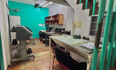 2 DEPOSITOS en 3 plantas sobre lote   DE  10  X  35 EN VENTA  ZONA  INDUSTRIAL