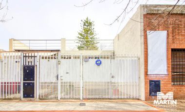 Dúplex en venta en Munro, 2 amb con cochera, patio y terraza