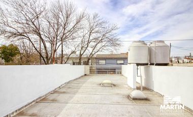 Dúplex en venta en Munro, 2 amb con cochera, patio y terraza