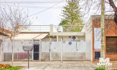 Dúplex en venta en Munro, 2 amb con cochera, patio y terraza