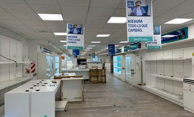 Local en Alquiler en Avenida Santa Fe 2500 - Barrio Norte