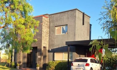 Casa en El Canton - Norte