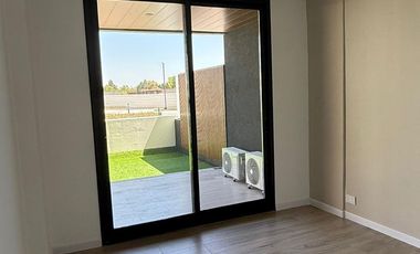 DEPARTAMENTO ALQUILER VIAVENTO en PLANTA BAJA CON JARDIN
