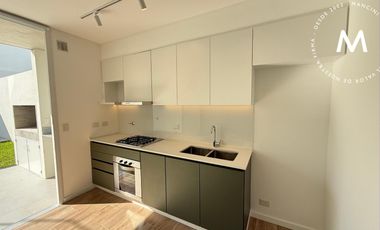 Duplex en venta de 4 ambientes con cochera, piscina y parrilla - Villa Ballester