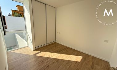 Duplex en venta de 4 ambientes con cochera, piscina y parrilla - Villa Ballester